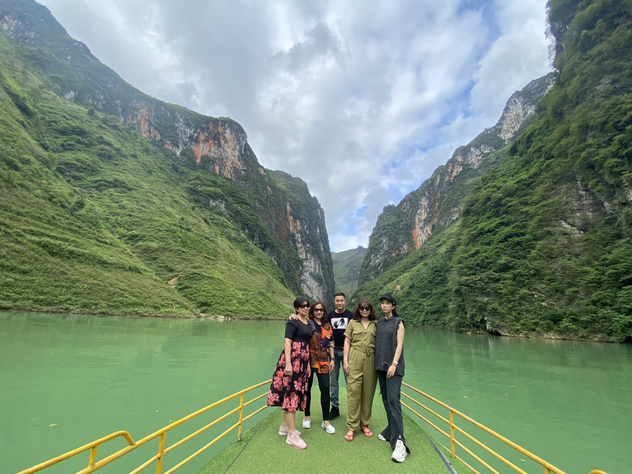 Tour Cao Nguyên Đá,hoa Tam Giác Mạch ,Mã Pì Lèng,Du thuyền Nho Quế,Hẻm Tu Sản